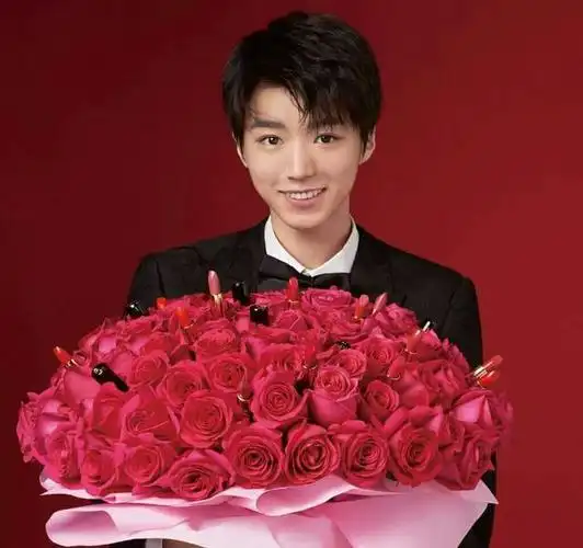 王俊凯怎么又摔倒了