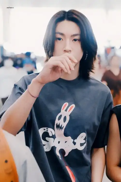 小鬼王琳凯0520生日快乐