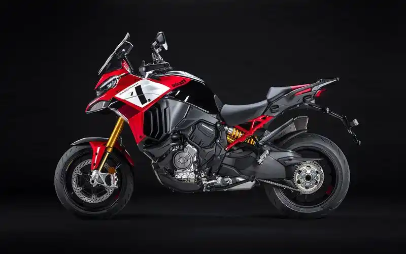 杜卡迪揽途multistradav4冒险摩托车摩博会实拍@转转车市