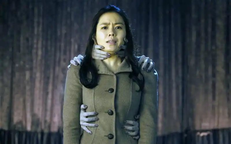 解说韩国悬疑电影排行榜15名我的见鬼女友,惊悚而爆笑的爱情电影!