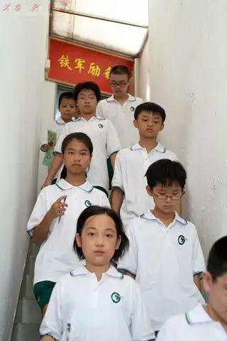 09新生参观校史及陈铁军纪念室 - 广州市西关培英中学 - 西培之家