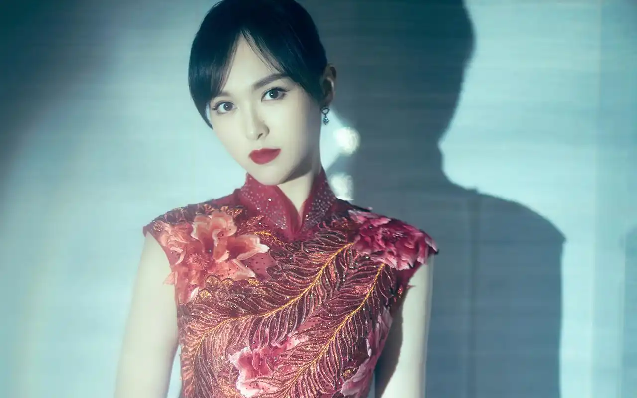 唐嫣红色性感撩人写真桌面壁纸