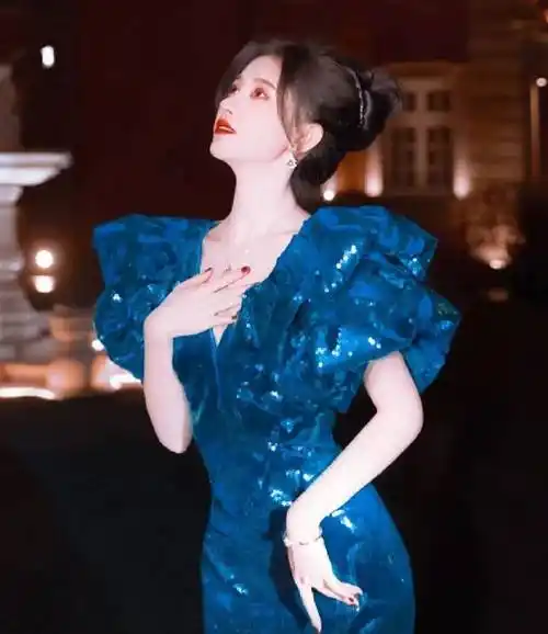 ins蓝色系头像 | 鞠婧祎_岁月_故事_流逝