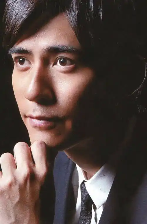 周渝民当年的花美男今天的成熟型男