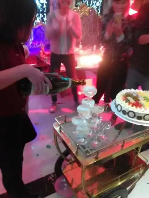 名都ktv顾客生日趴体免费布置场景