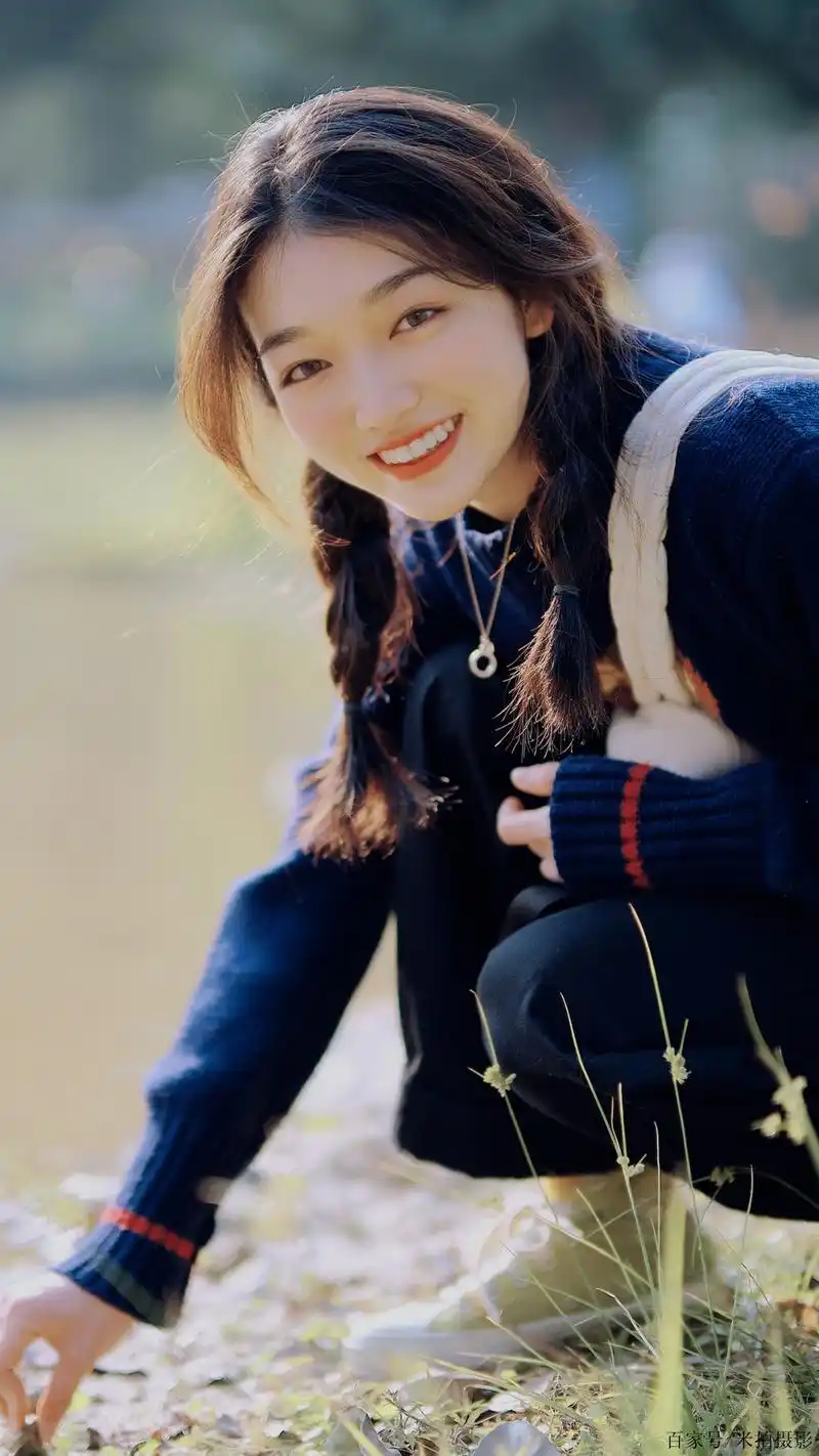 这个在阳光下微笑的女孩,真的好治愈