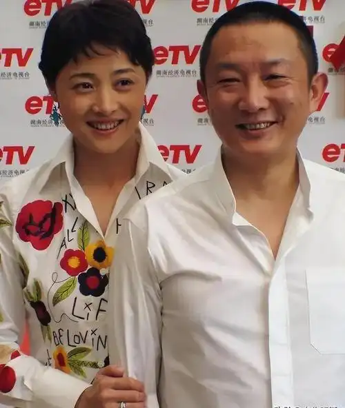 小宋佳的绯闻对象中,黄少峰并非首位.