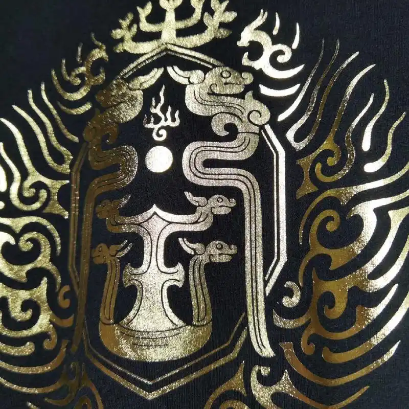 姓氏logo设计-王 王字原形为一双刃巨斧,字形三横与一竖寓意天地人