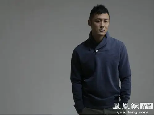 余文乐沉迷mv出炉演绎车手狂飙漂移67