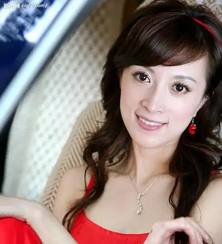 金巧巧长发头像图片