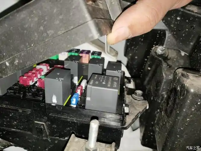 【图】请教,保险盒_奔奔e-star论坛_汽车之家论坛