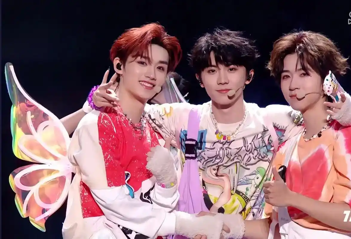 时代少年团演唱会.#时代少年团 #马嘉祺 #丁程鑫 #贺峻霖 - 抖音