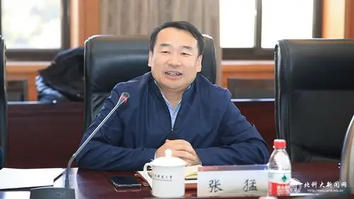 王维才代表学校向杨文良,张猛一行的到来表示欢迎,并对市委统战部