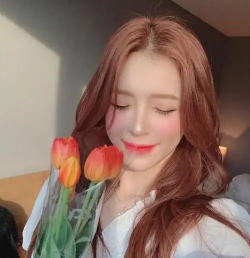 染头发什么颜色好看(推荐6款发色时髦显白)(32)