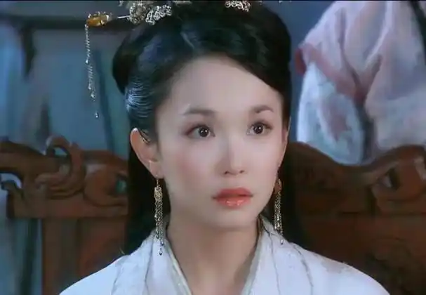 她被称新加坡第一美女因面相不旺夫被富豪无情抛弃现幸福美满