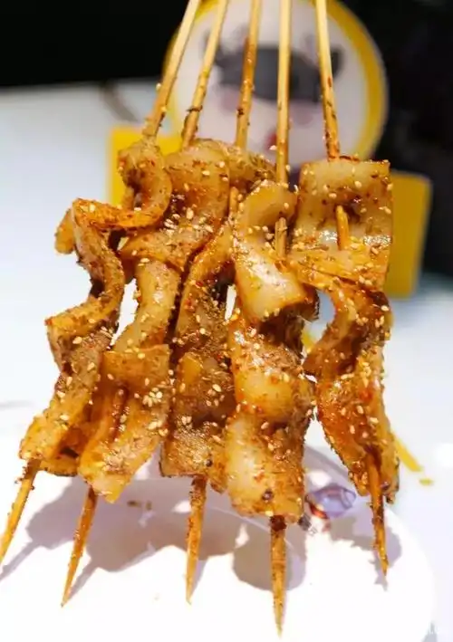 济南撸串聚集地,哎呀小烧烤,娇嫩弹牙的烤肉皮我来啦