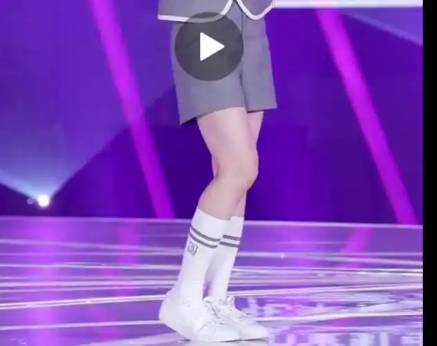 这腿也挺细啊/婧刘雨昕