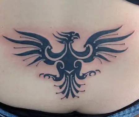 半背凤凰纹身图案