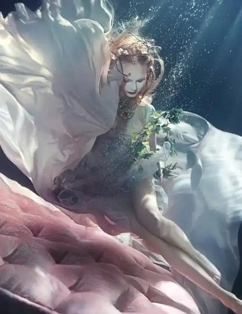 做你自己因为别人都有人做了唯美独特的水下摄影作品