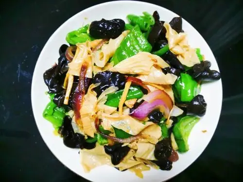 木耳豆皮(素小炒)青椒木耳豆皮(素小炒)相关分类随便看看该菜谱创建于