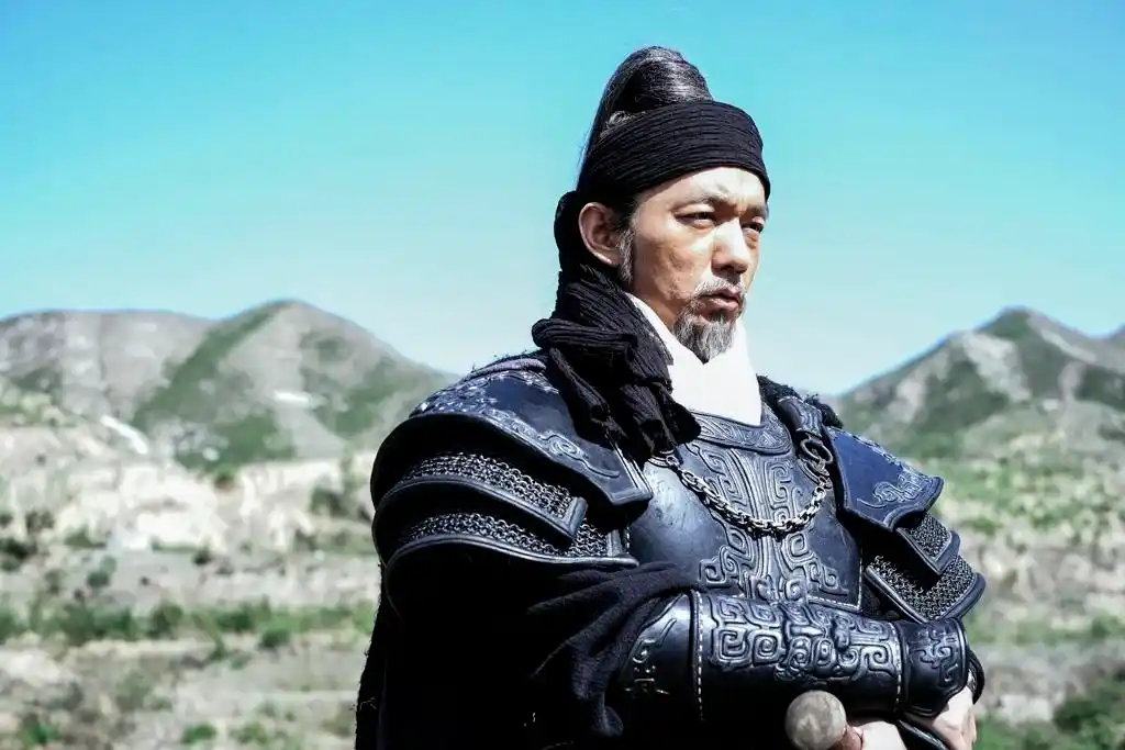 2月9日央视一套黄金时间播出的《大秦帝国之崛起》,邢佳栋饰演的"白起