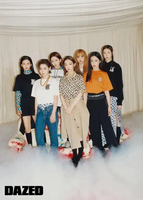 硬糖少女303硬糖象征着甜美与坚强