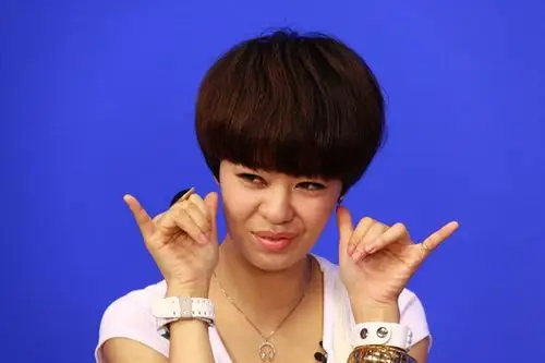 图文:郁可唯聊新专辑-郁可唯表情搞怪