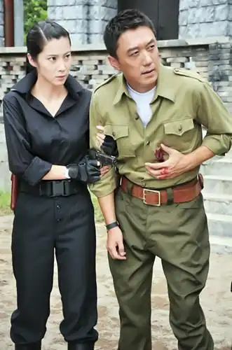 谁能给我几张铁血使命王新和王珂的剧照啊