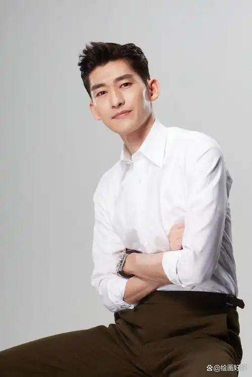 张翰父亲罕见地开导他:"你现在还没有名气,肯定不会有剧组来找你,你得