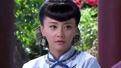 大丫鬟:方少陵一心想娶采青,姐姐大闹,被丈夫无情扇耳光