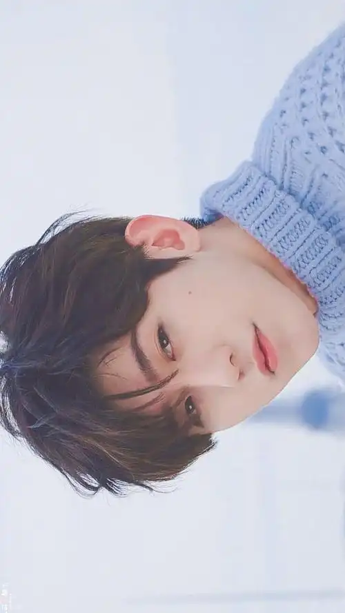 首页 手机壁纸 明星 小哥哥蔡徐坤手机壁纸图片 1125_2000竖版 竖屏