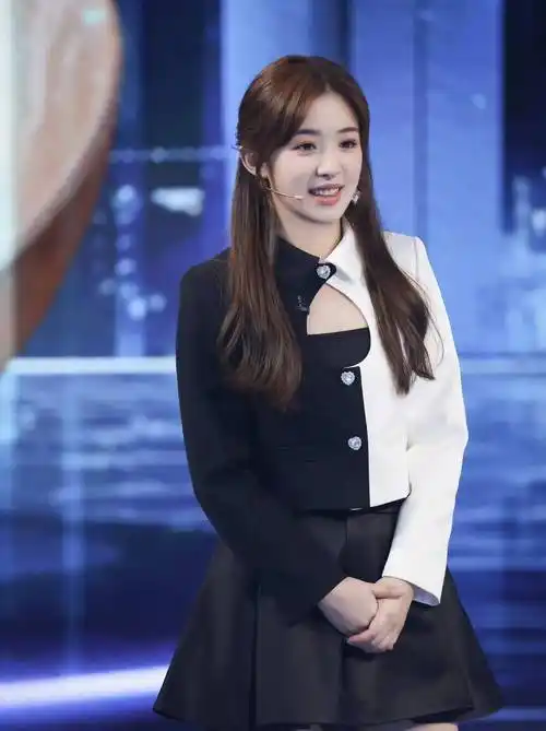 女明星张含韵时尚写真:甜美可爱,俊俏灵动_张含韵_写真_时尚