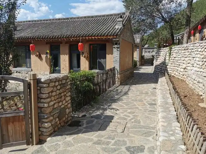 河北阜平县骆驼湾村乡村旅游富农家