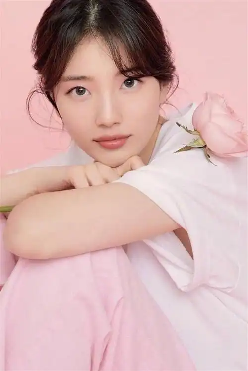 裴秀智全新画报,漂亮姐姐演绎春日少女纯美妆容