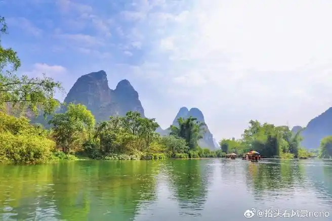 新年,桂林遇龙河游船.