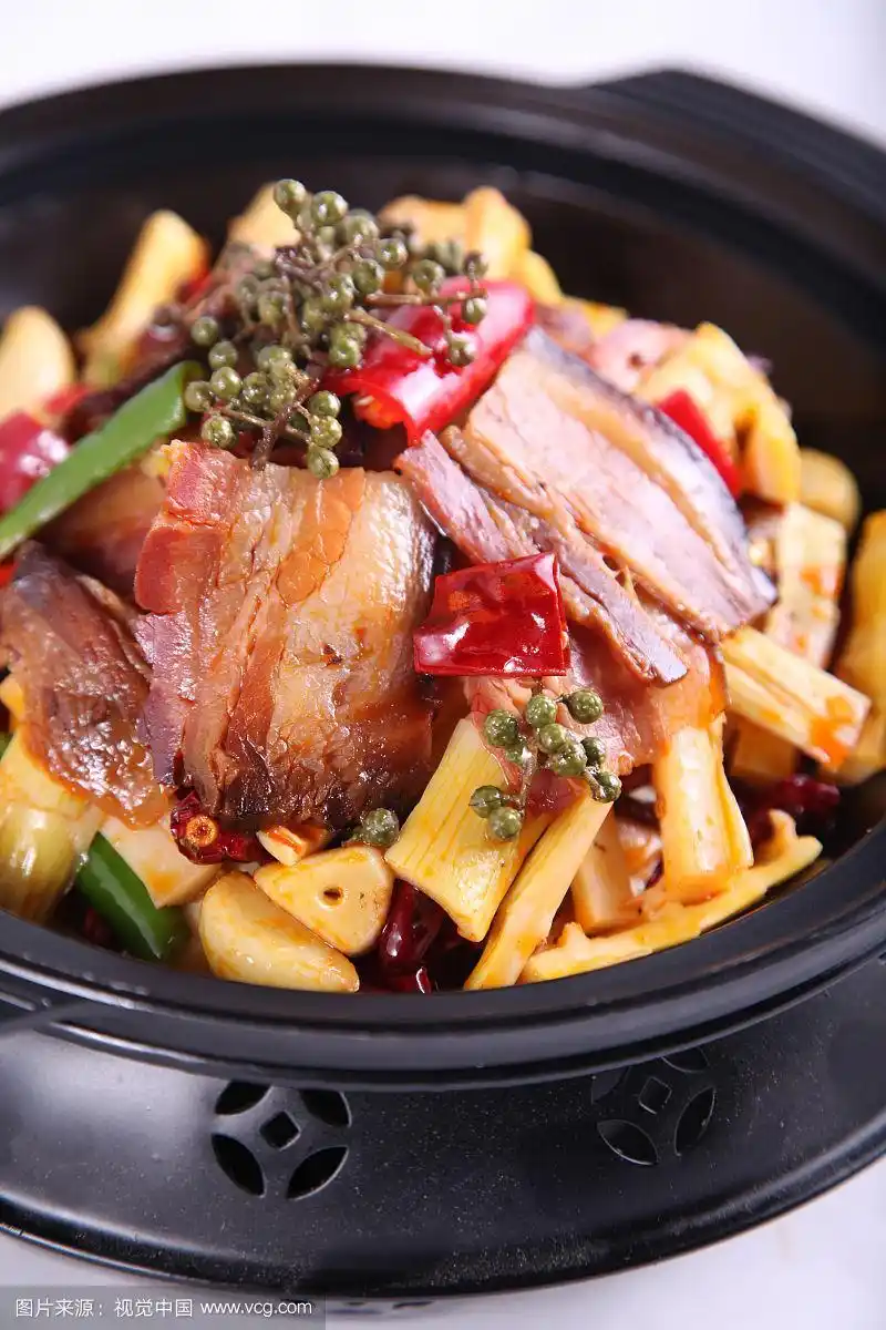 干锅腌笋腊肉