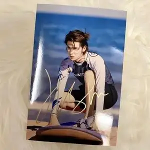 黄明昊亲笔签名照片时尚周边包邮	justin签名