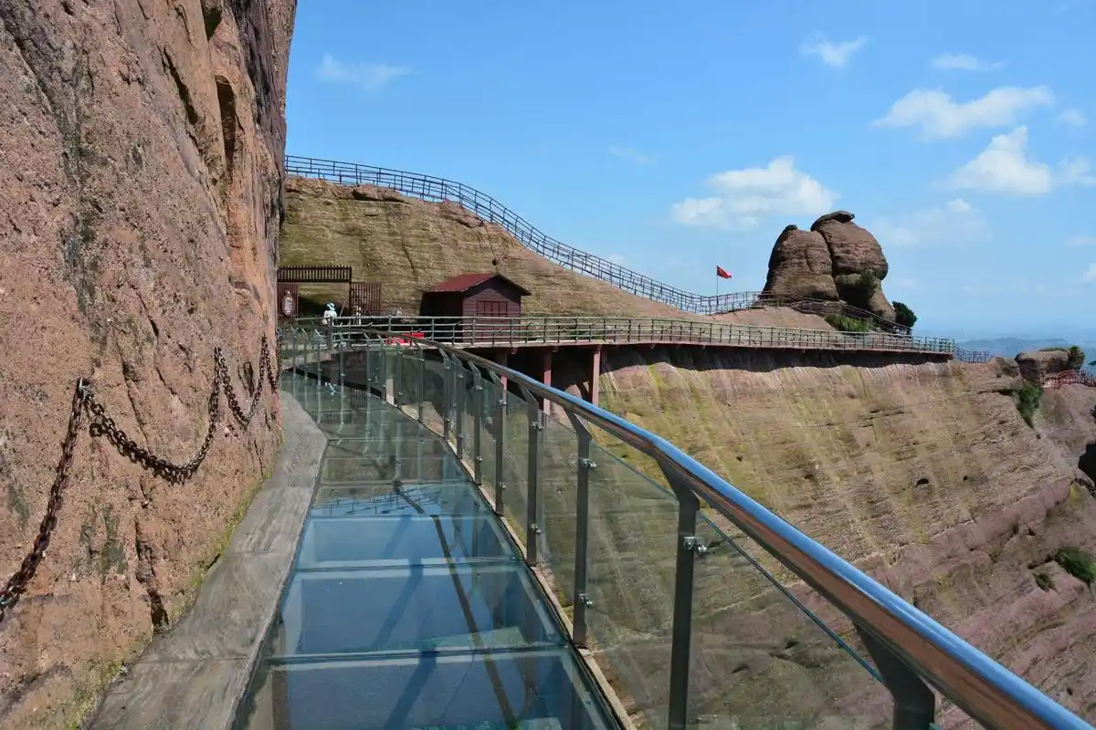 【携程攻略】弋阳龟峰风景名胜区景点,上饶龟峰山不值得去,热,累,景点