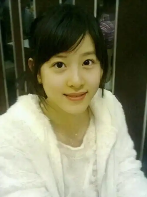 奶茶妹妹的清纯脸是怎样的?