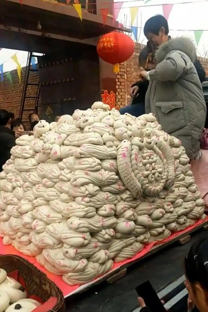 结婚送的嫁妆,这大馒头