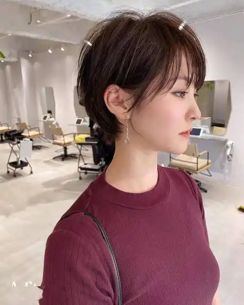 换对精灵系短发有多美看完这8组对比就知道小脸又减龄