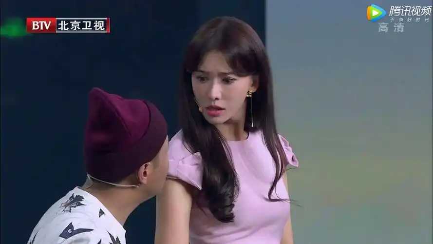 宋小宝和林志玲同台组cp两人的身高和肤色差距是真大