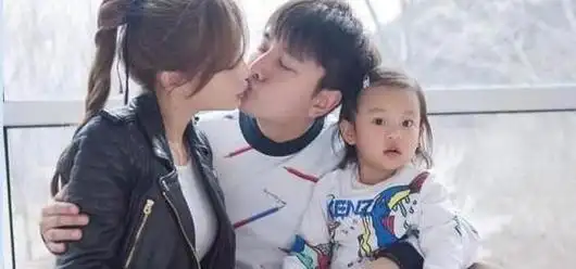 李小璐:女人,还得活出属于自己的那份洒脱|婚姻|爱情|贾乃亮_网易订阅