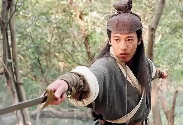 28年后《笑傲江湖》演员现状:主演出家,多人去世,龙婆