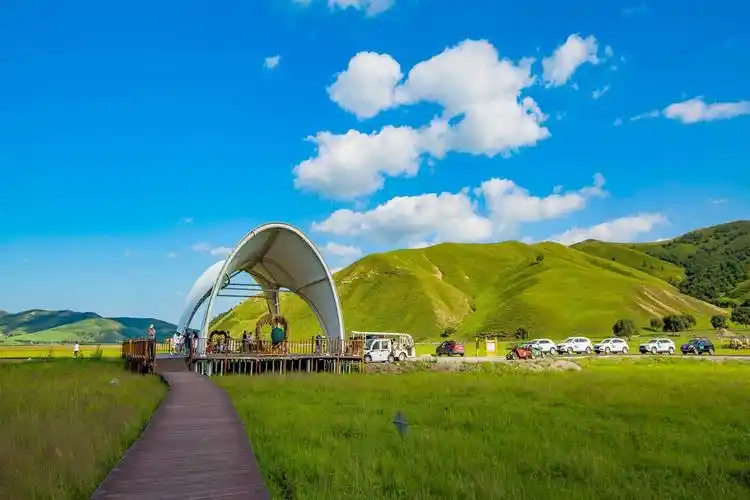 内蒙古兴安盟金马鞍景区风景秀美环境好游客仿佛来到了北欧