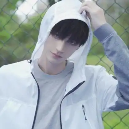 年轻帅气真人少年头像