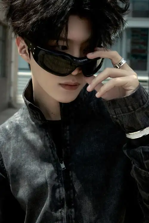 人生路不熟##范丞丞人生路不熟首映礼花絮照