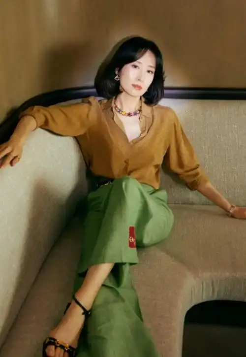 回顾"中年叛逆"刘敏涛:一根冰激凌导致离婚,46岁带女儿活出自我