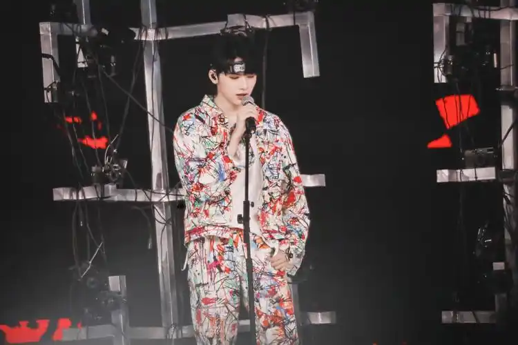 你有哪些宋亚轩的绝美图片? - 知乎