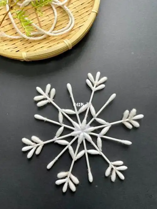用几根棉签做一朵立体雪花7615,也太好看了吧#儿童创意手工